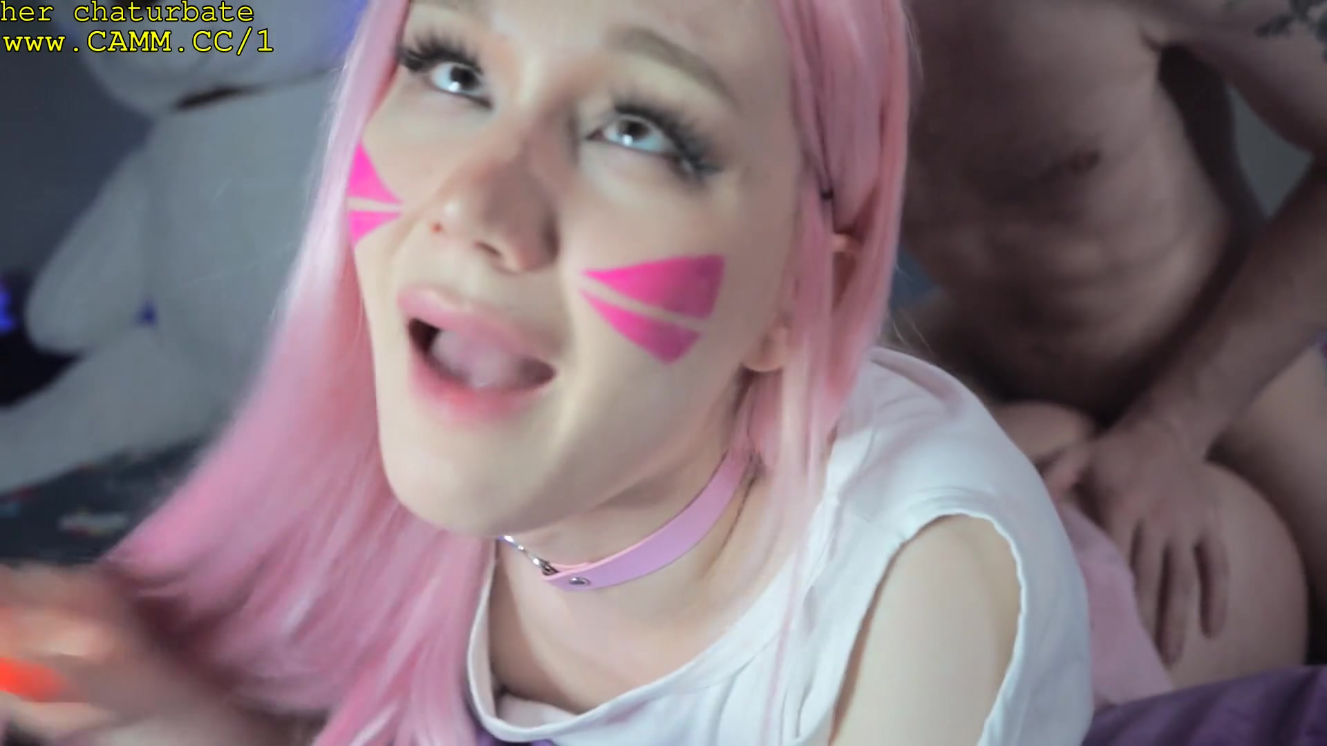 Beautiful Teen Gamer Tranny with Pink Hair Sucks her Boyfriend's Cock |  xShemale.tv